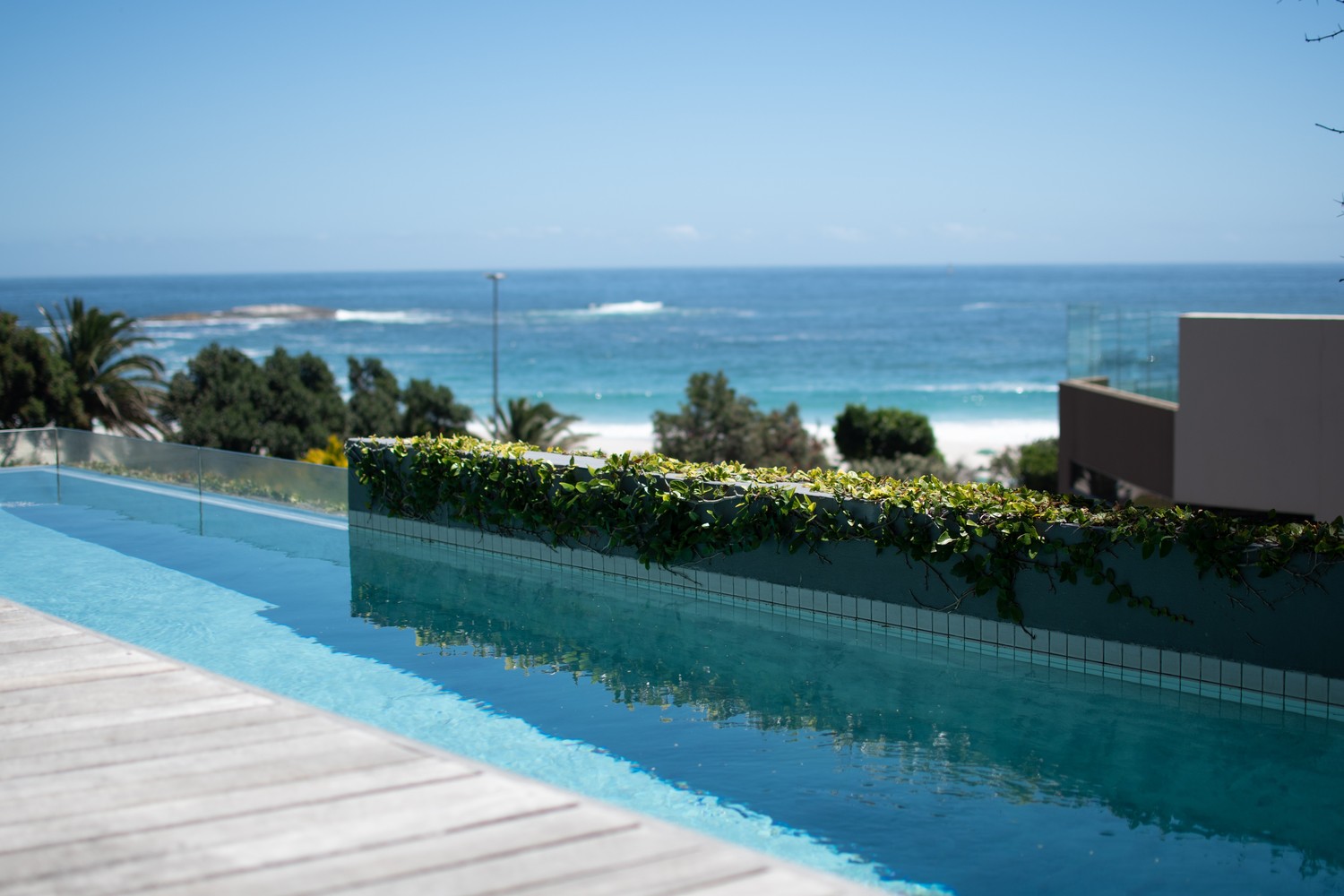 POD Camps Bay pool over the Atlantic, Cape Town