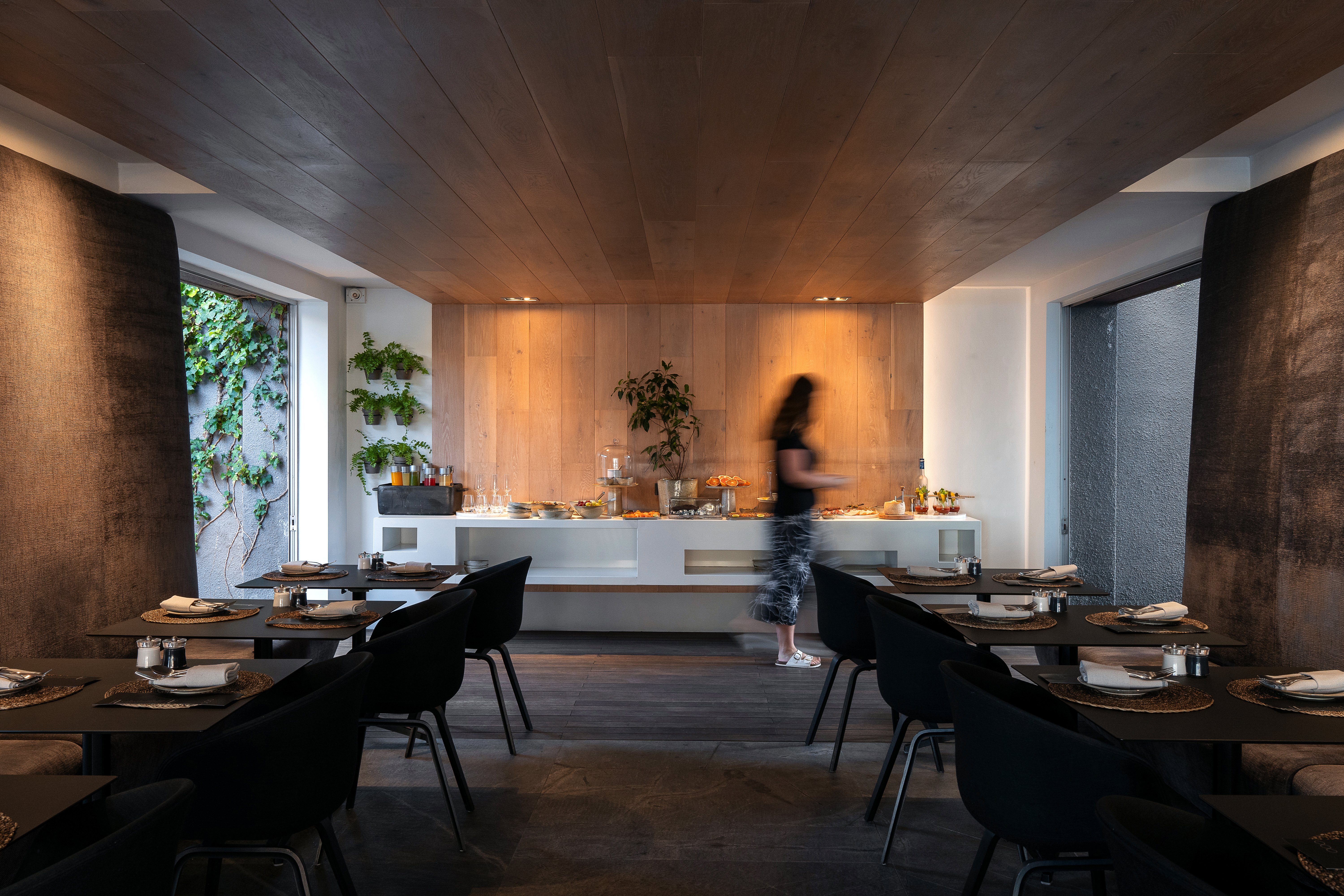 POD Camps Bay dining area