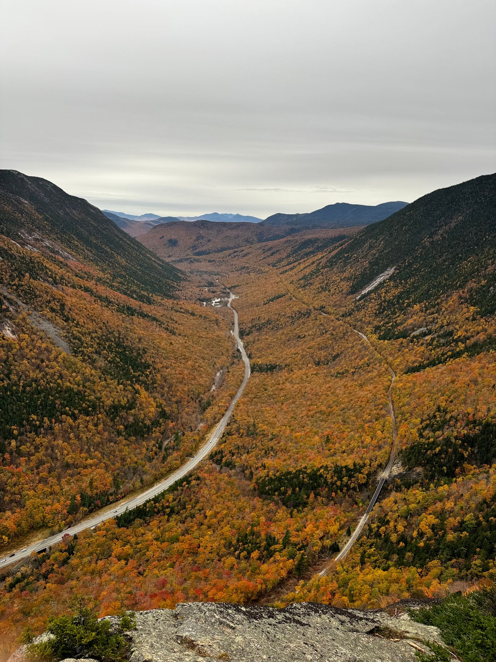 White Mountains in autumn, New Hampshire (Crawford Notch)
