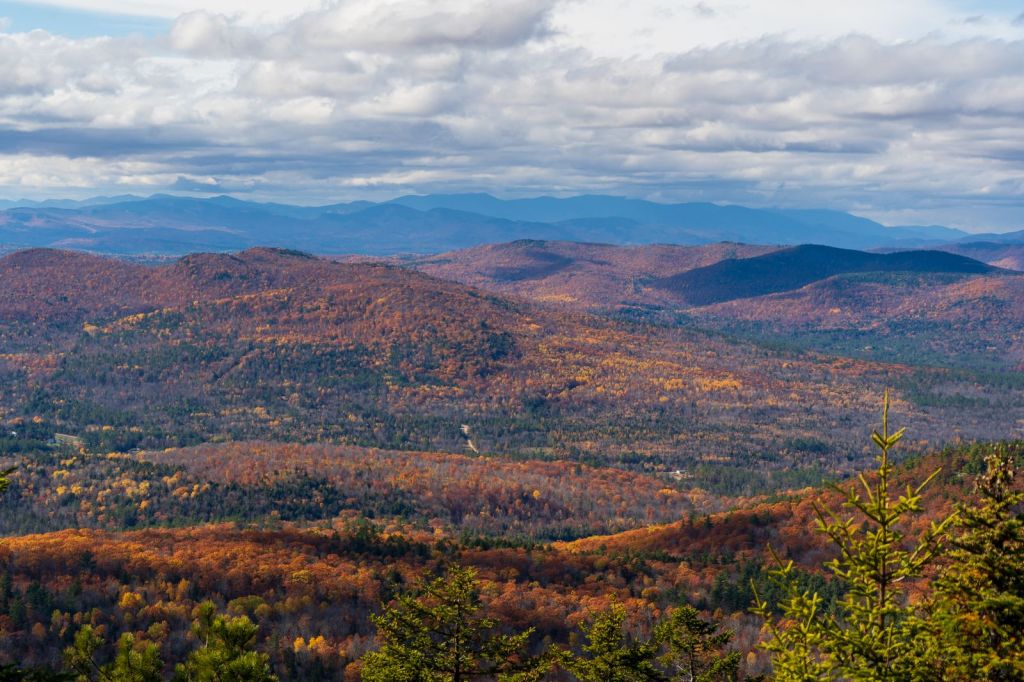 Fall Foliage Is a Luxury Trip Where the Best Part Is Free